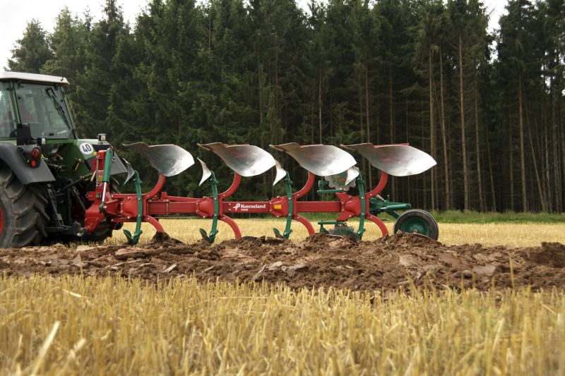 Kverneland 150 B, light to medium soils without stones, high cost saving