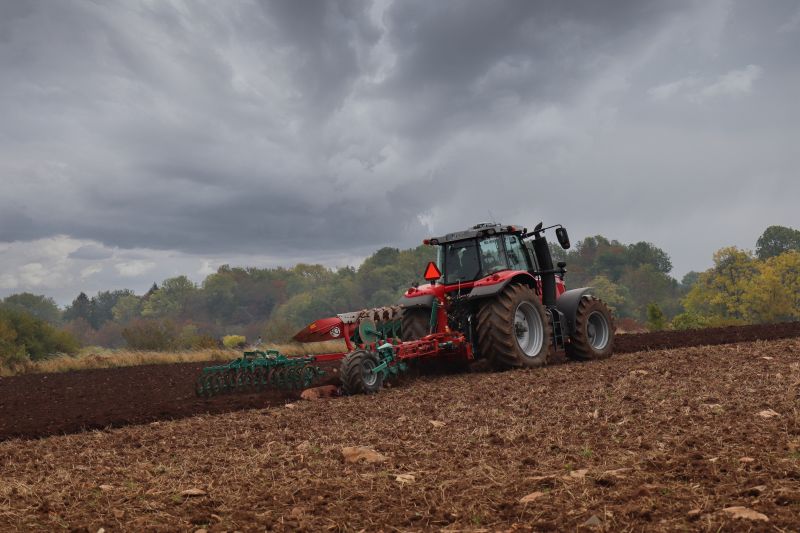 Kverneland Packomat, perfect seedbed while ploughing, kvernelands unique steel provides light and robust implement