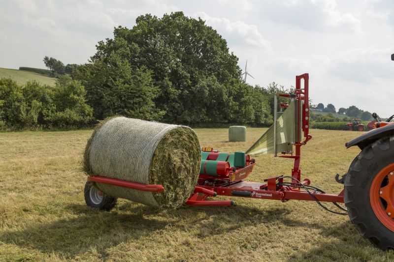 Round Bale Wrappers - Kverneland 7730, made for smaller tractors but still fully atuomatic