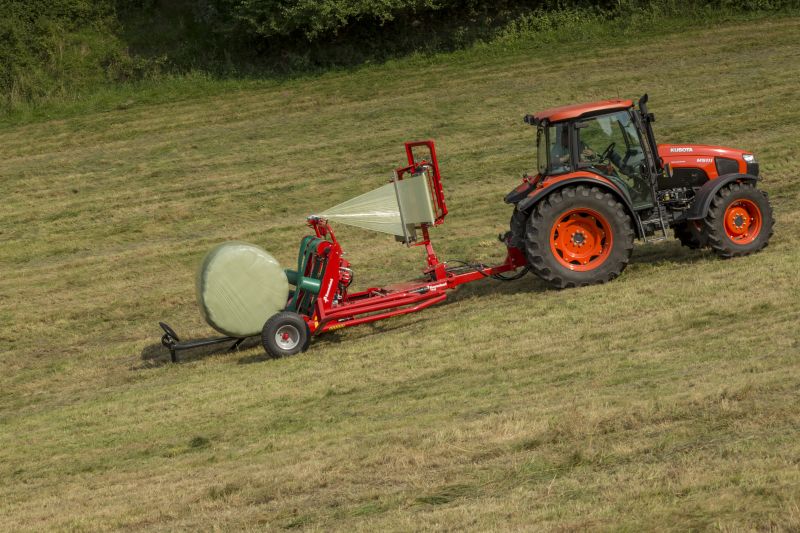 Round Bale Wrappers - Kverneland 7730, made for smaller tractors but still fully atuomatic