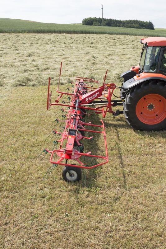 Kverneland 8460 - 8480, compact tedders for hay making