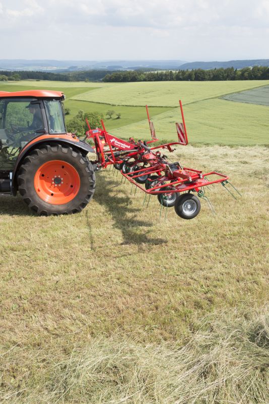 Kverneland 8460 - 8480, compact tedders for hay making