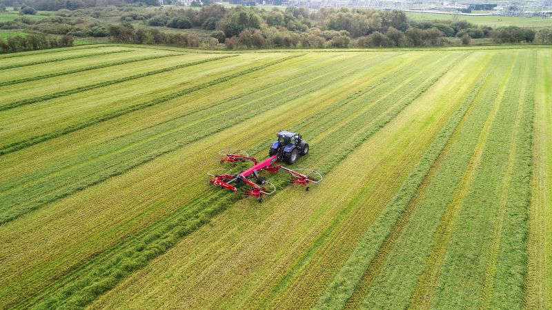 Four Rotor Rakes - Kverneland 95130C Pro, simple electric control and high performance on field