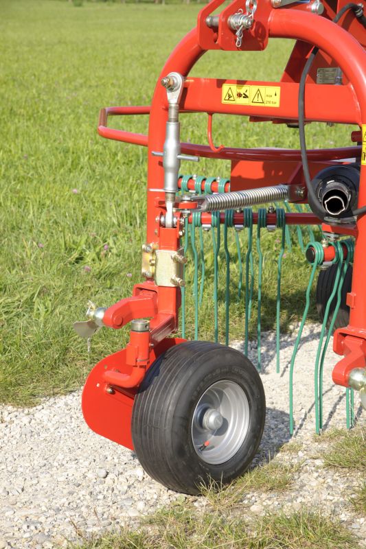 Single Rotor Rakes - Kverneland 9542 - 9546, high performance single rake designed to last for a long time