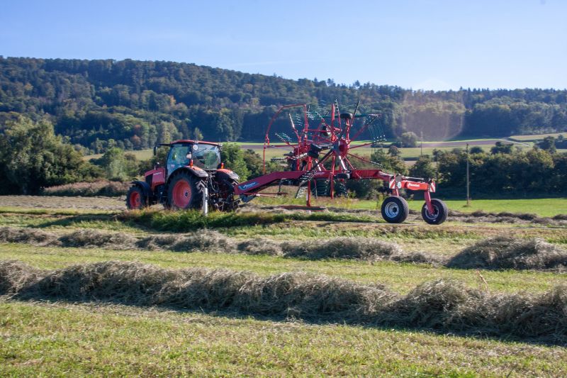 Double rotor rakes - Kverneland 9670, operating comfort, flexible and compact during transport and storage