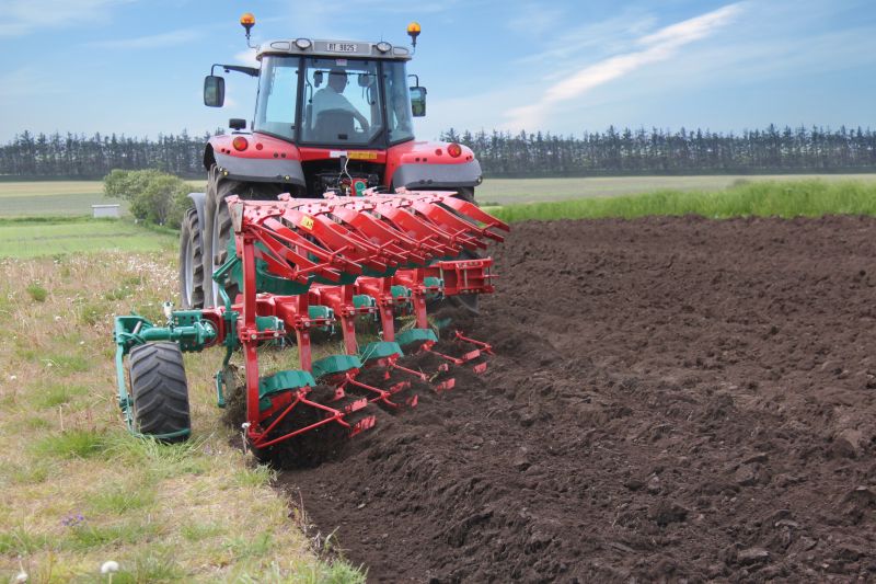 Kverneland Packomat, perfect seedbed while ploughing, kvernelands unique steel provides light and robust implement