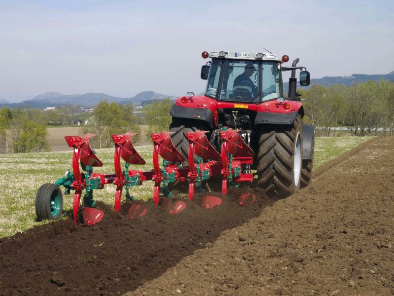 Reversible Mounted Ploughs - Kverneland ES-LS, unique steel treatment provides great life time and makes it easy in use during operation