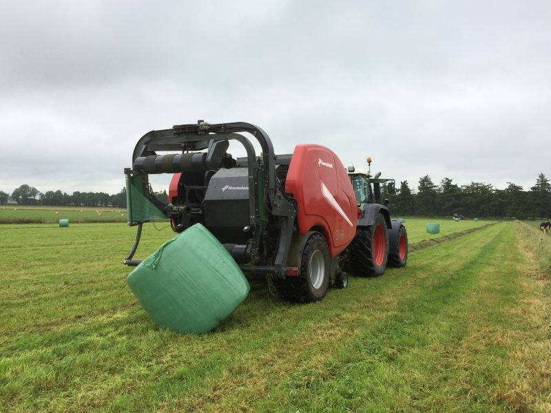 Fixed Chamber Baler-Wrapper combinations - FastBale Kverneland, revolutionary solution that produces bales nonstop