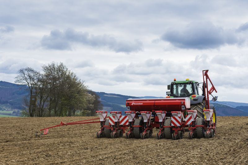 Kverneland optima TFprofi, high performance and reduced tractor power requirement