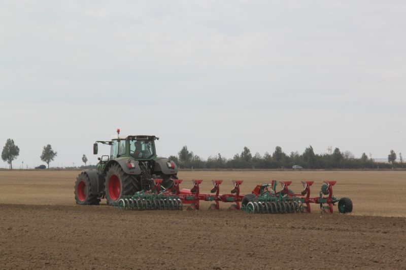 Kverneland Packomat, perfect seedbed while ploughing, kvernelands unique steel provides light and robust implement