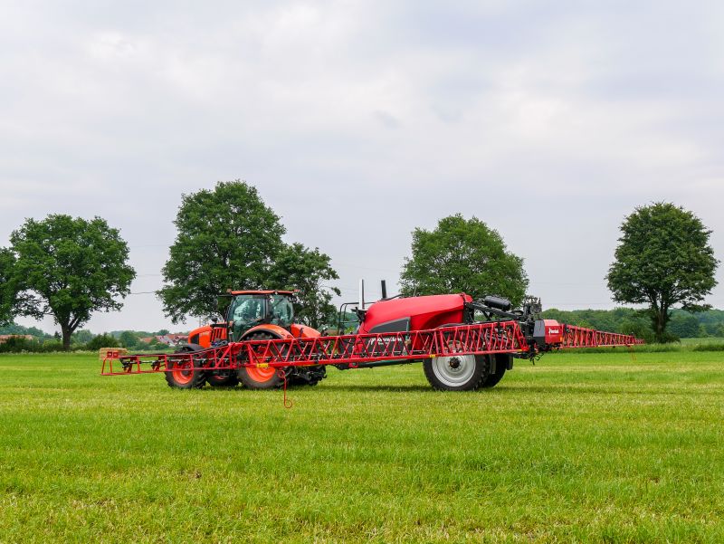 Kverneland iXtrack T4, effective, precise, stable and easy on field