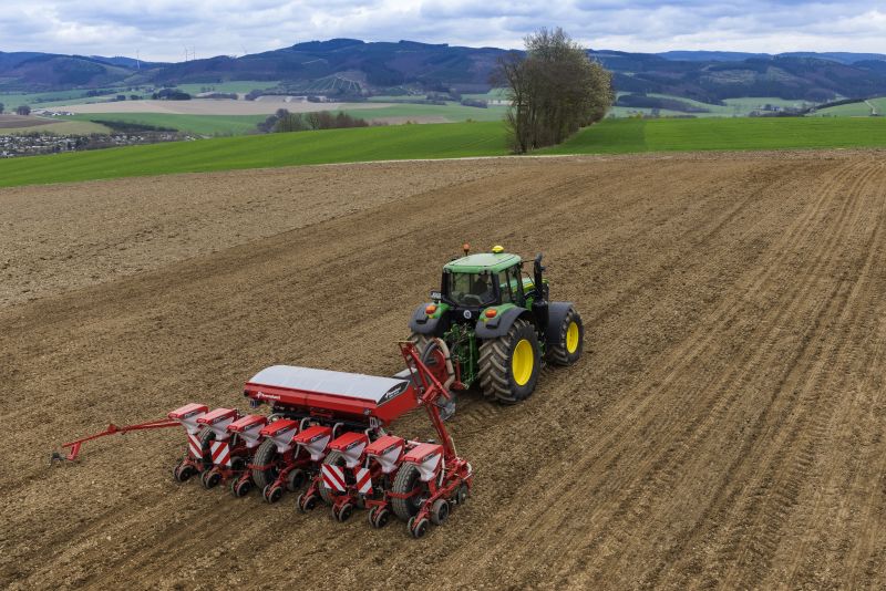 Kverneland optima TFprofi, high performance and reduced tractor power requirement