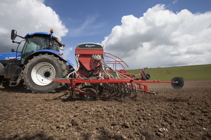 Integrated seeding combinations - Kverneland ts-drill, cost efficient combined with high performance on the field