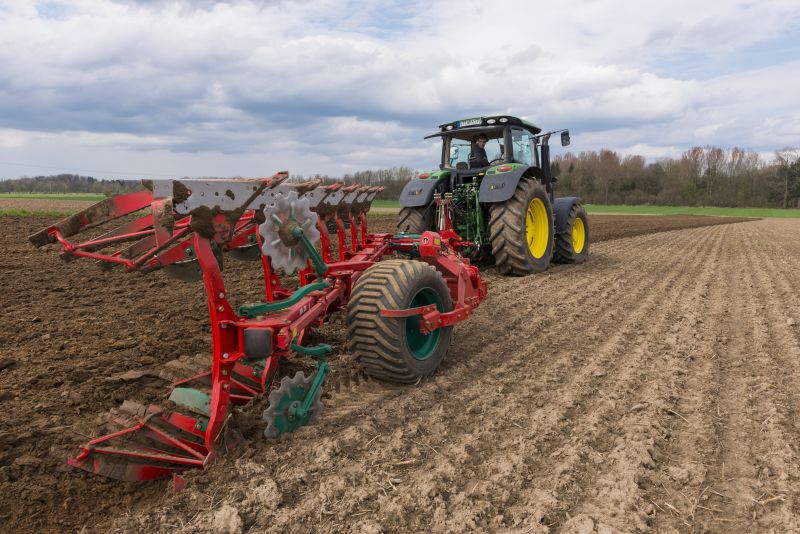 Kverneland PG RG, Kverneland Vari-Width® system, easy in use while ploughing and adjusting