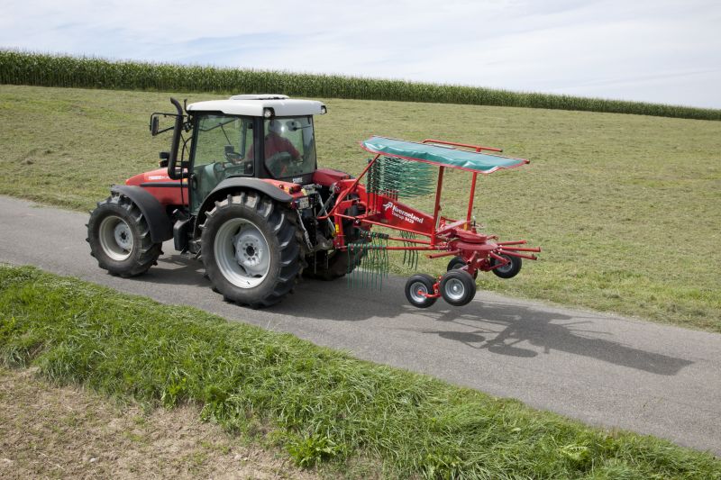 Single Rotor Rakes - Kverneland 9032 9035 9439 9442T 9443 9447T, compact and efficient during operating