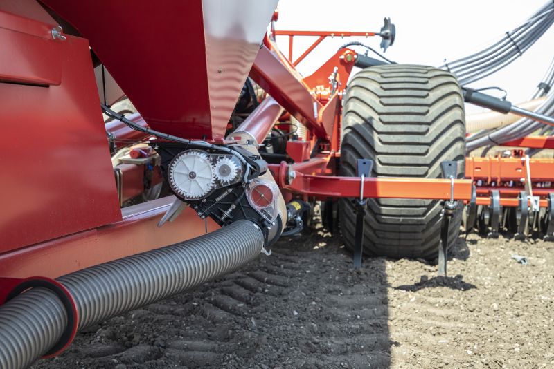 Kverneland DG2 High Capacity Pneumatic Seed Drill, superior depth control and high performance on field