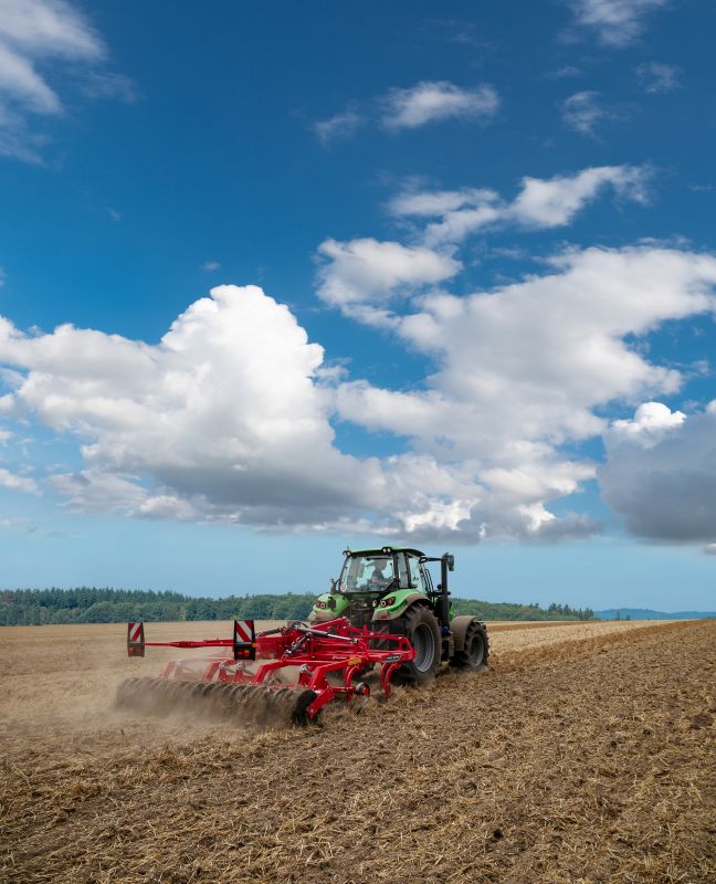 Kverneland Enduro, performing powerful and efficient on field