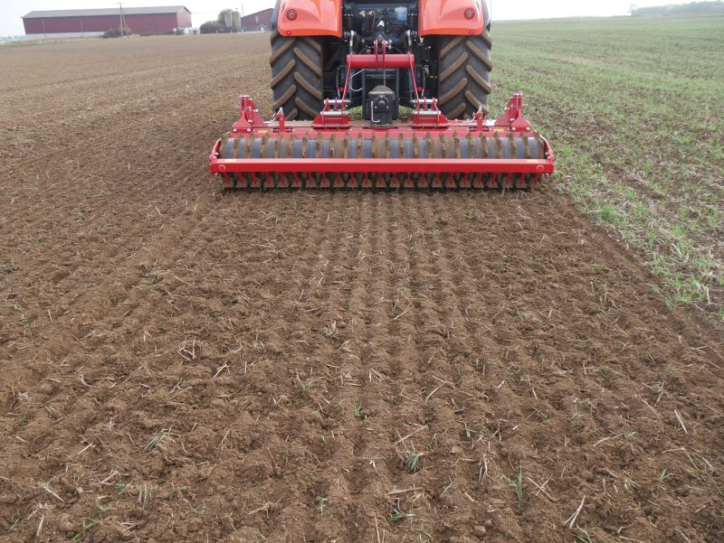 Kverneland H series, robus medium sized but effective in most conditions