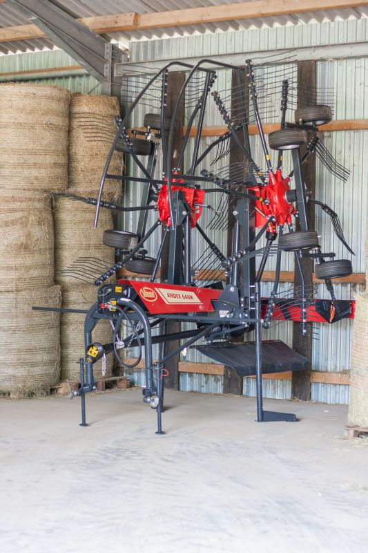 Double Rotor Rakes - VICON ANDEX 705 EVO - 705 VARIO, high performance and TerraLink Plus cardanic rotor providing improved quality of forage