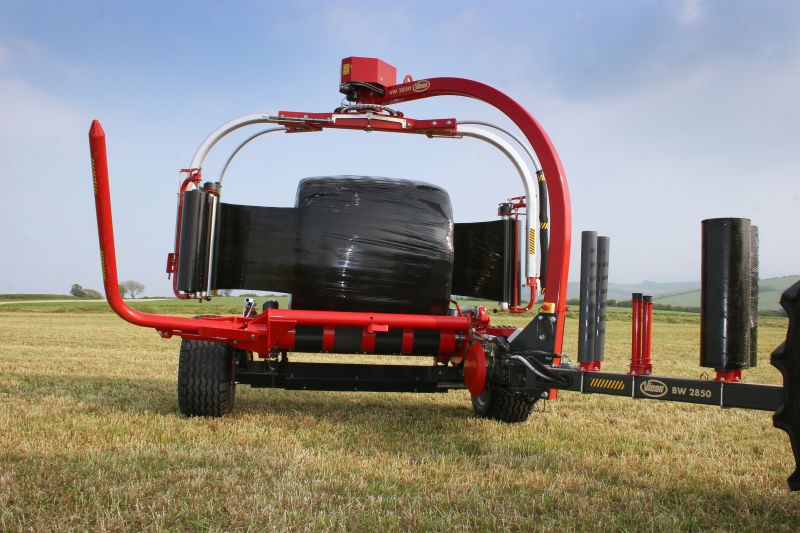 Bale Wrappers - VICON BW 2850, high volume and easy to use during operation. Its strong and stable allowing you to wrap on the move