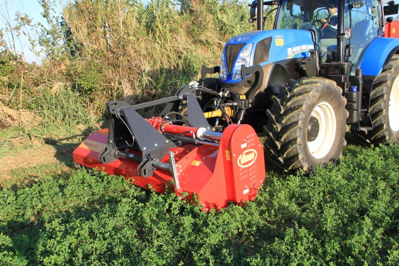 Choppers - VICON BROMEX PF, versatile machinel for clearing out field edges – versatile use also for road maintenance