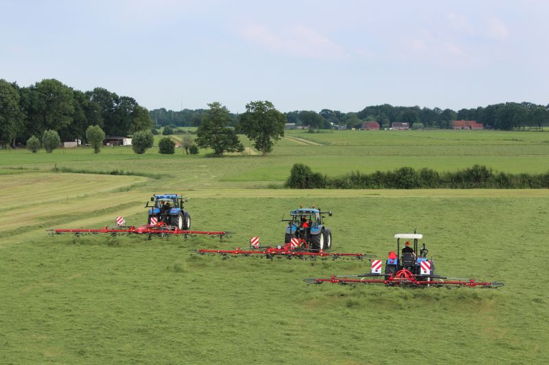Tedders, Trailed - VICON FANEX 1404C, easy to use in operations and also works with low power tractors