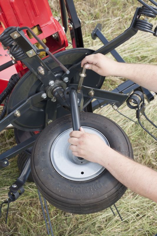 Mounted Tedders - Vicon Fanex 604 - 804, ideal for hay making also low weight and low power requirments