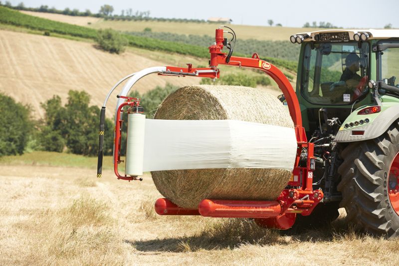 Bale Wrappers - VICON BW 2250, wrap on the move with easy and gentle self-loading of the bales