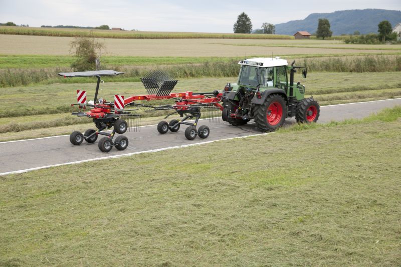 Double Rotor Rakes - Andex 714T VARIO - 714T EVO, CompactLine Gearbox provides almost maintenance free and great strengt during operation