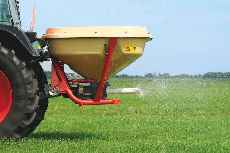 pendulum spreaders - Vicon SuperFlow 604-1654, versitale spreader for vineyards, smaller farms and golf courses with different options in hoppers