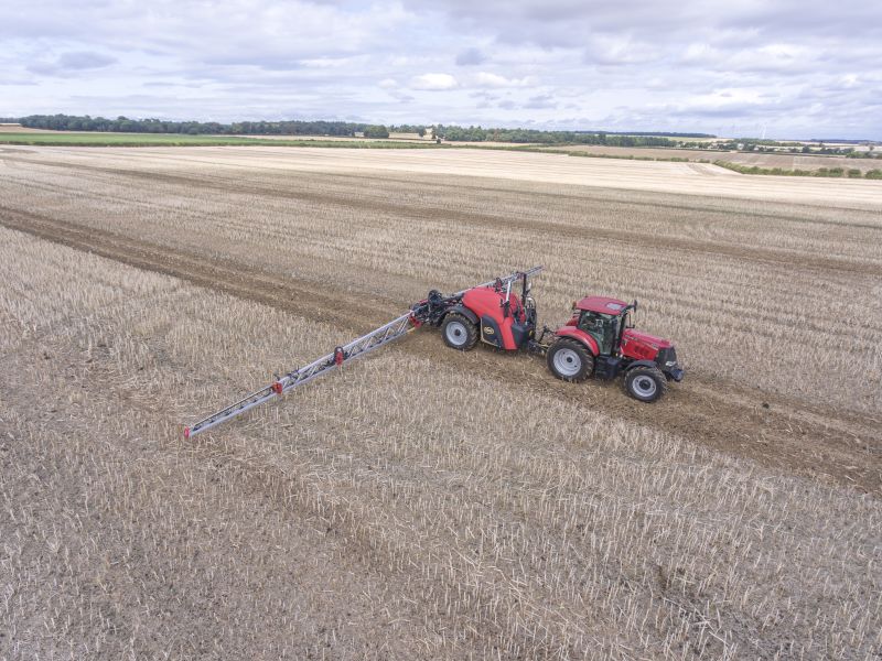 Kverneland iXtrack T3, compact sprayer, stable and precise with intelligent technology