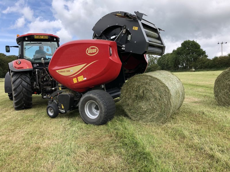 Fixed Chamber round balers - VICON FIXBALE 500, specialist baler for heavy silage conditions with low power requirments for efficient operation