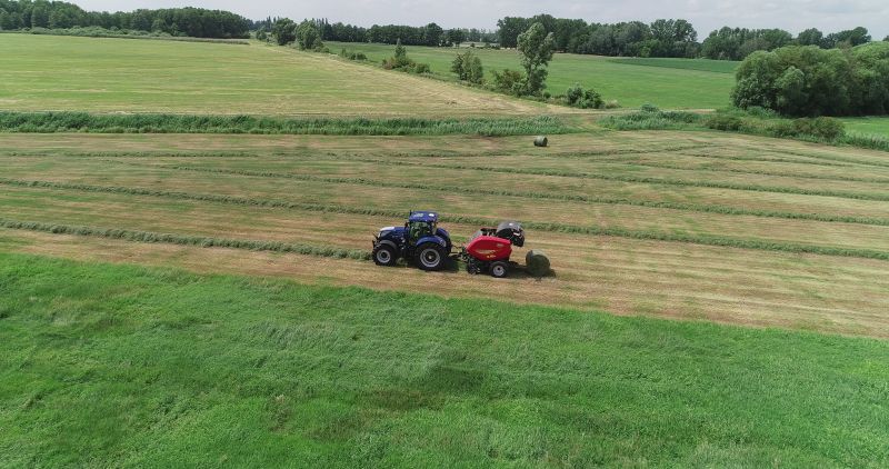 Fixed Chamber round balers - VICON FIXBALE 500, specialist baler for heavy silage conditions with low power requirments for efficient operation