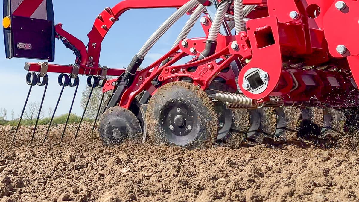 Kverneland - Posizionamento perfetto del seme con la tecnologia dei coltri CX-II