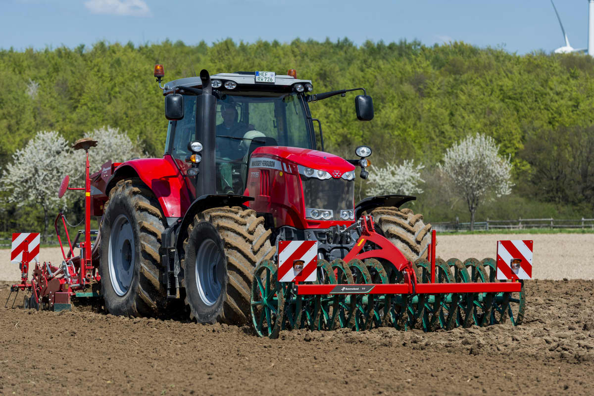 Packers - Kverneland Front Soil Packer, optimal productivity, robust and easy to maneuver during operating on field