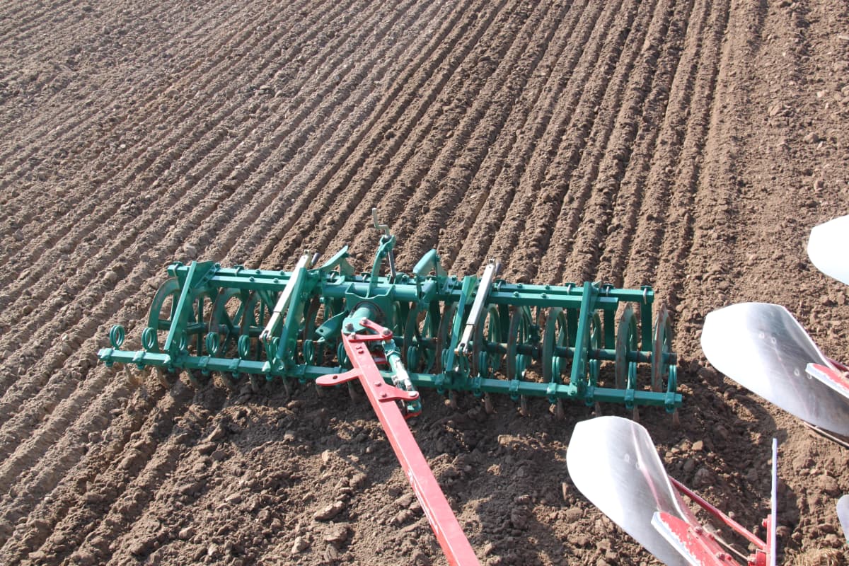 Packers - Kverneland Packomat, perfect seedbed while ploughing, kvernelands unique steel provides light and robust implement