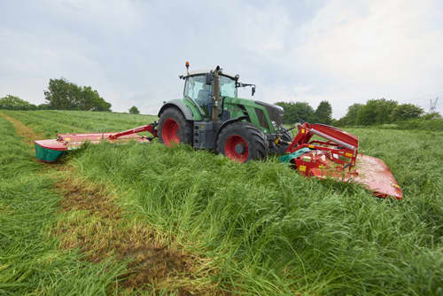 Faucheuses conditionneuses Kverneland 5087 MN, largeur de travail de 8,70 m, pour être efficace