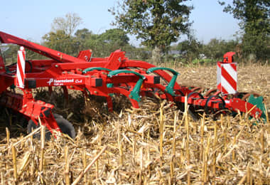 Stubble Cultivators - Kverneland CLC-pro-Cut, frame offers durability independent of conditions