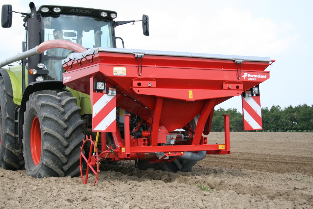 Pneumatic seed drills - Kverneland DF1 flexible, conventional and precision sowing