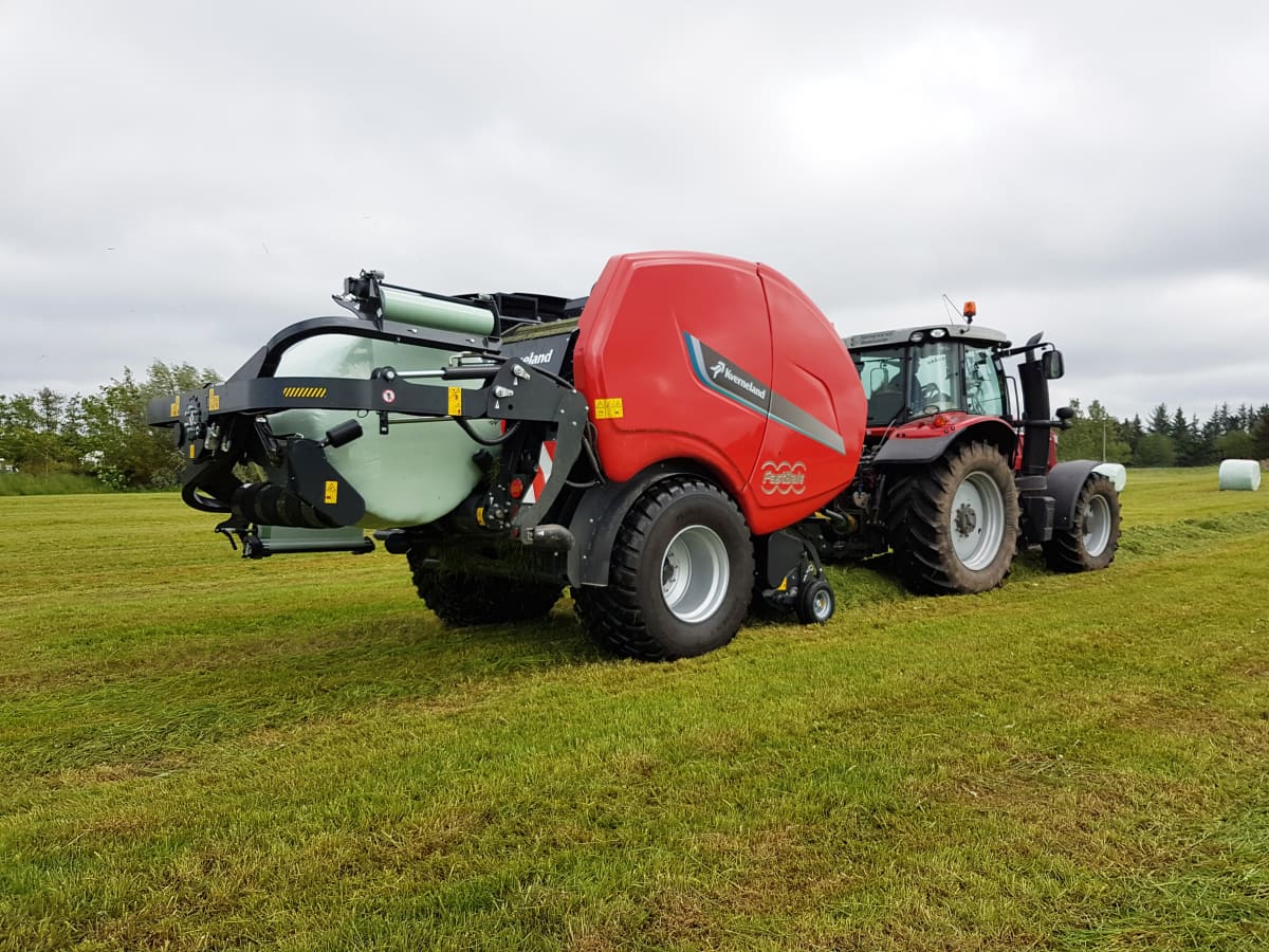 Fixed Chamber Baler-Wrapper combinations - FastBale Kverneland, non-stop baling, superb intake, simple bale transfer, smart wrapping and much more