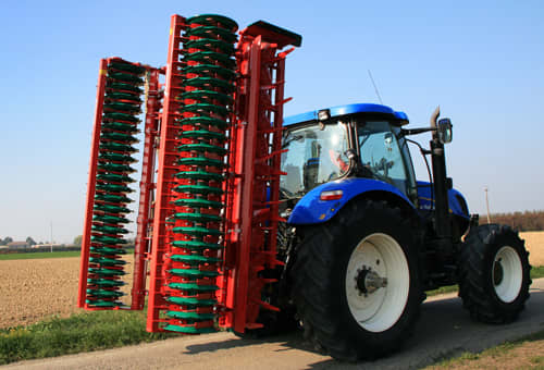 Power Harrows - Kverneland-Foldable-Power-Harrow compact folded while travelling safe and efficient