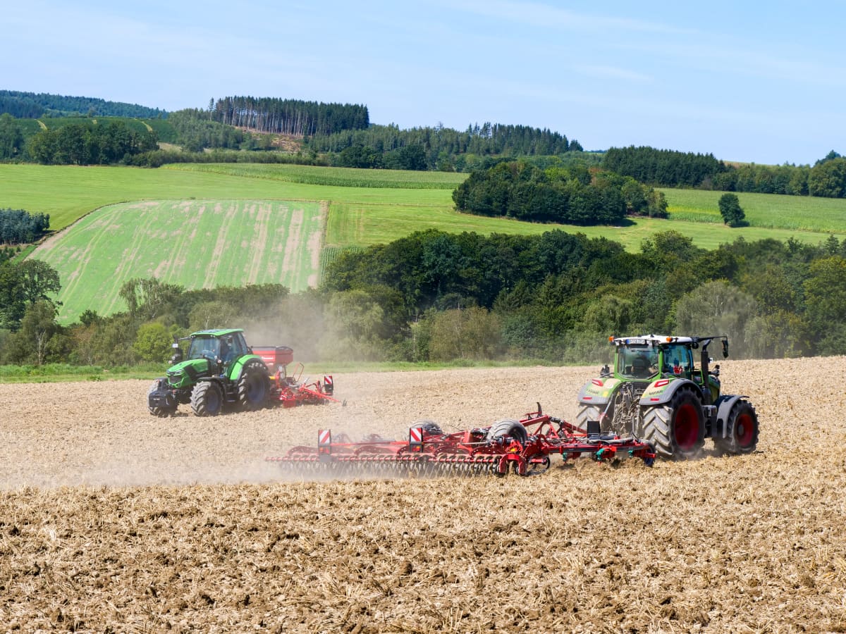Kverneland - Kverneland-Saturia_3m-field-plus cultivator.jpg