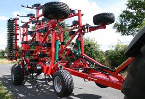 Stubble Cultivators - Kverneland Turbo compact shape, folded during safe and efficient transportation