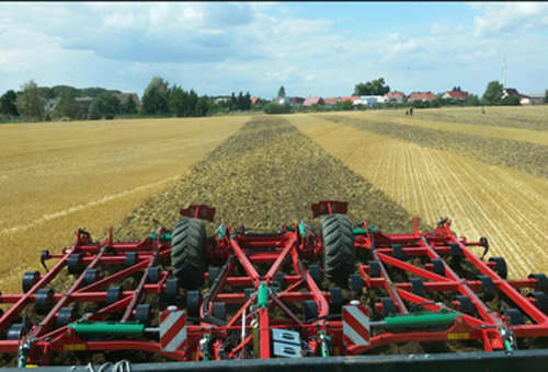 Stubble Cultivators - Kverneland Turbo perfect cutting across seasons on field