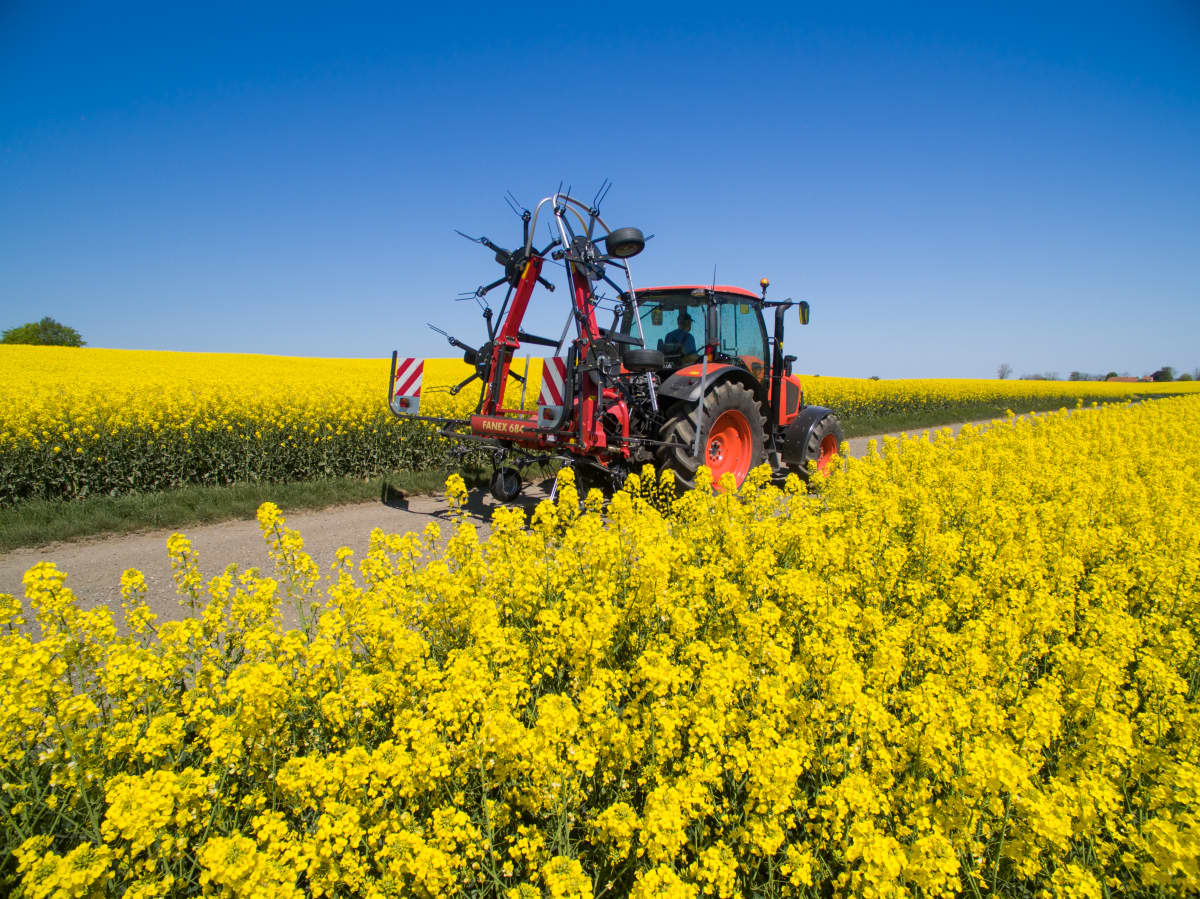 mounted tedders - VICON FANEX 554-684-764-904-1124, Central adjustment for border spreading keeping the crop inside the field.