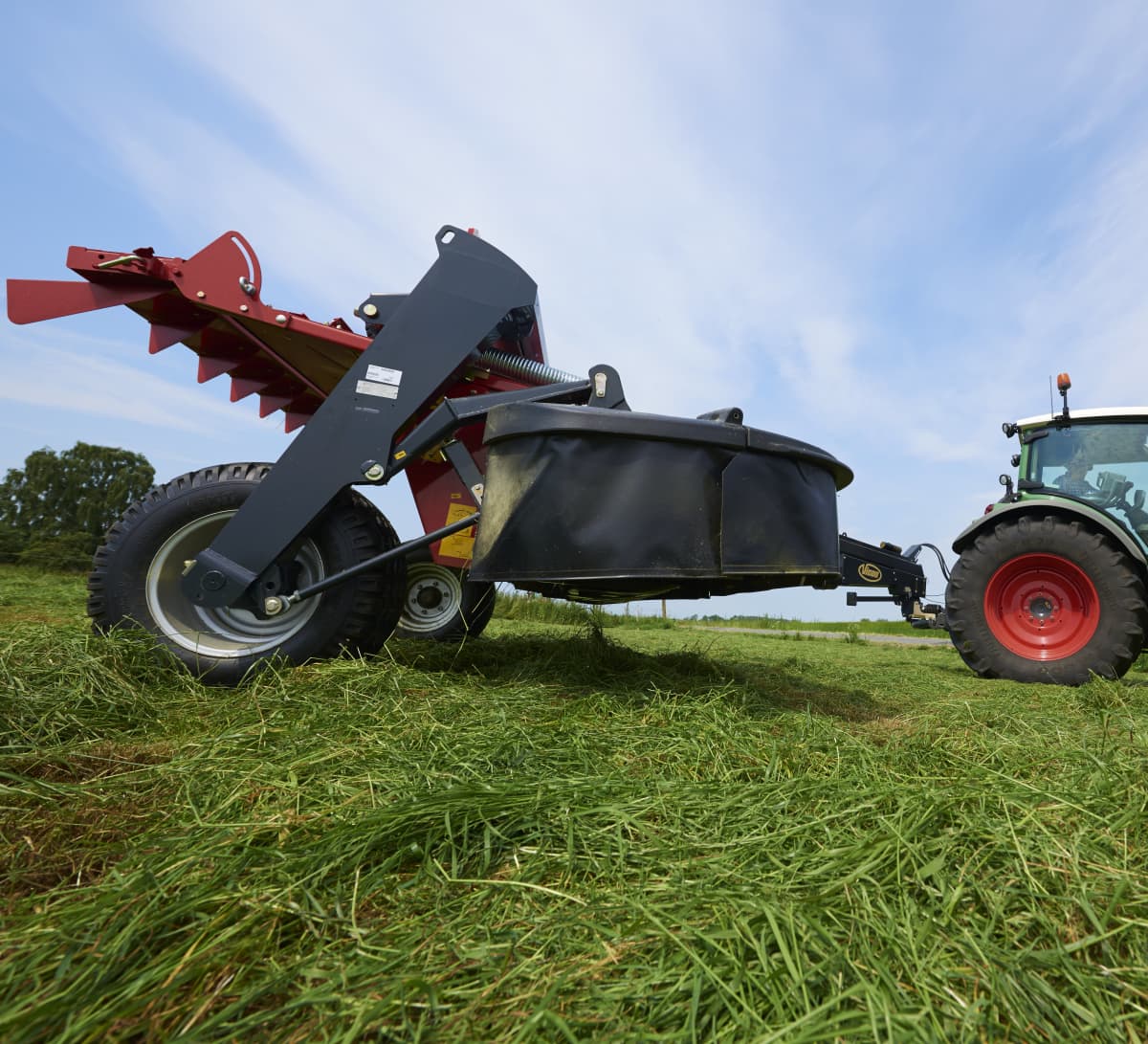 Mower Conditioners - Kverneland EXTRA 900, optimal cutting quality, performance during field operation and different configurations for great optimization