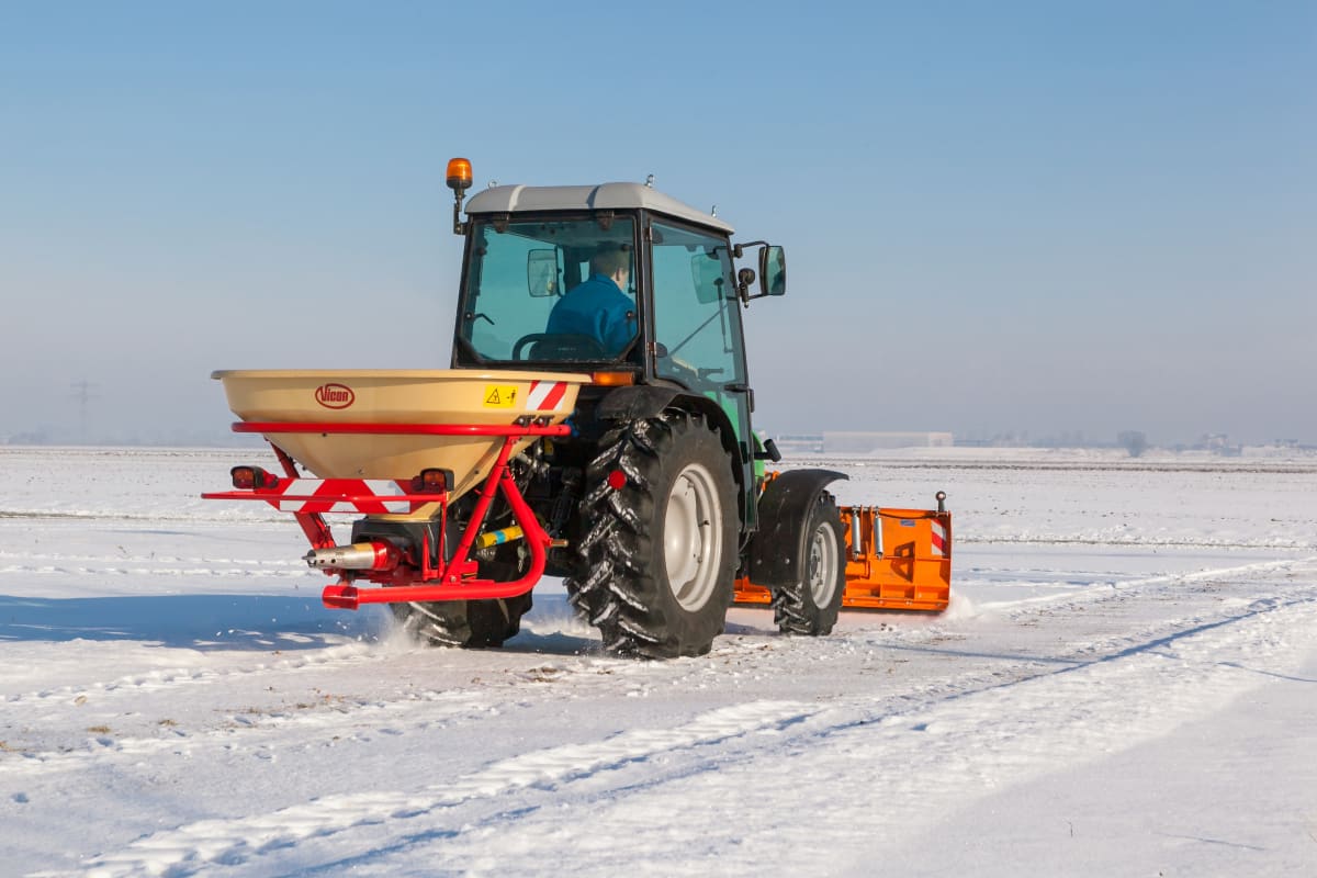 pendulum spreaders - Vicon SuperFlow PS403, ideal for small farms and fields, also golf courses and salt spreading