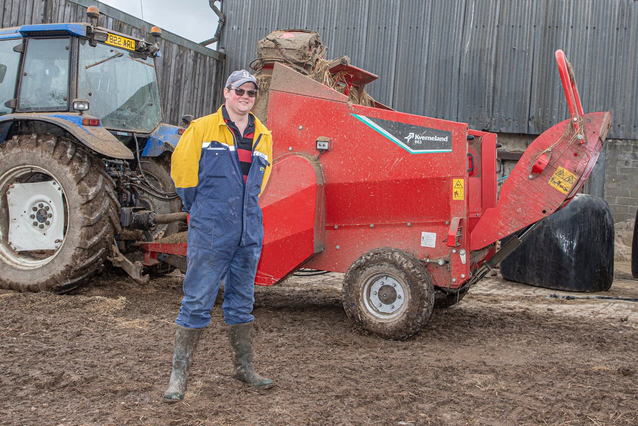 Kverneland 863 ballersnitter passer til halm og silage