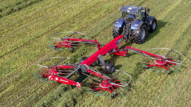 KVERNELAND 95130 C PRO ISOBUS operated Four-Rotor Center Swath Rake