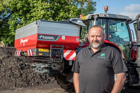 HYDRAULIC DRIVE BOOSTS DISC SPREADER ACCURACY